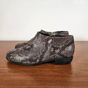 Aerosoles Womens Sophia Black Snake Print Round Toe Ankle Booties Size 6